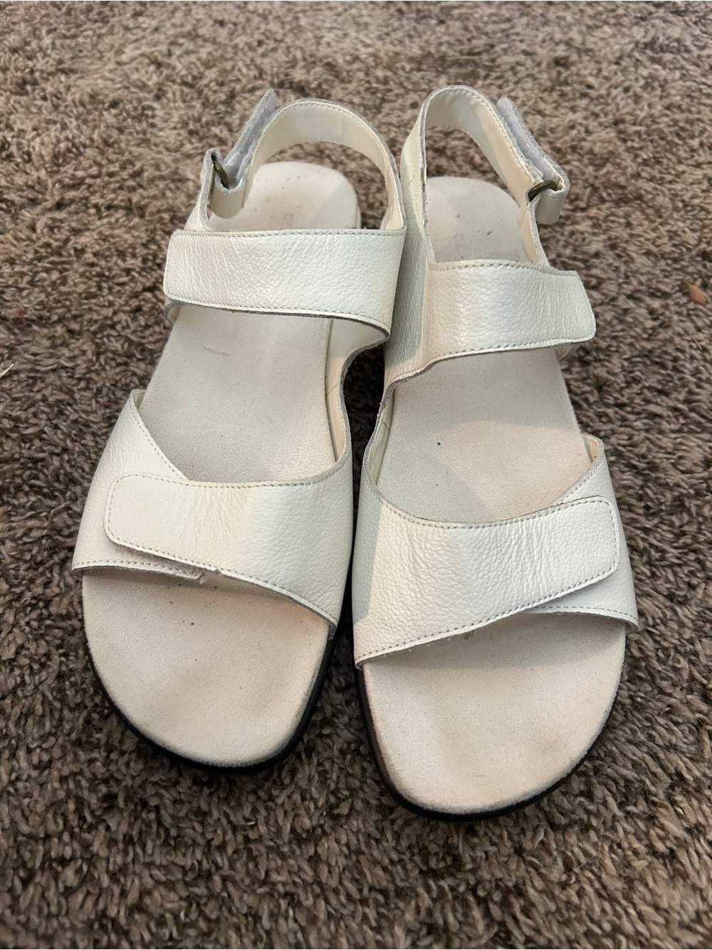 Easy Spirit White Leather Velcro Strap Sandals